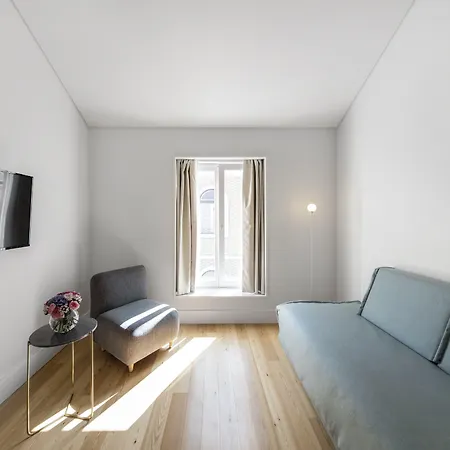 Lsa Benformoso By Numa Lisboa